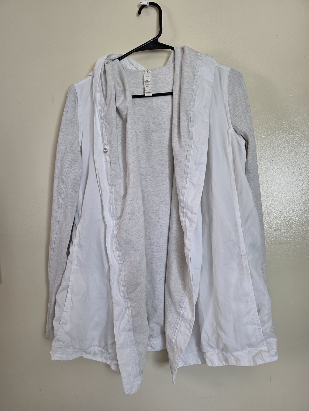 Lululemon Blissed Out Hooded Wrap Light Gray and White Size 6